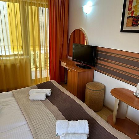 Restaurant Motel Dolorean Săcele Eksteriør bilde