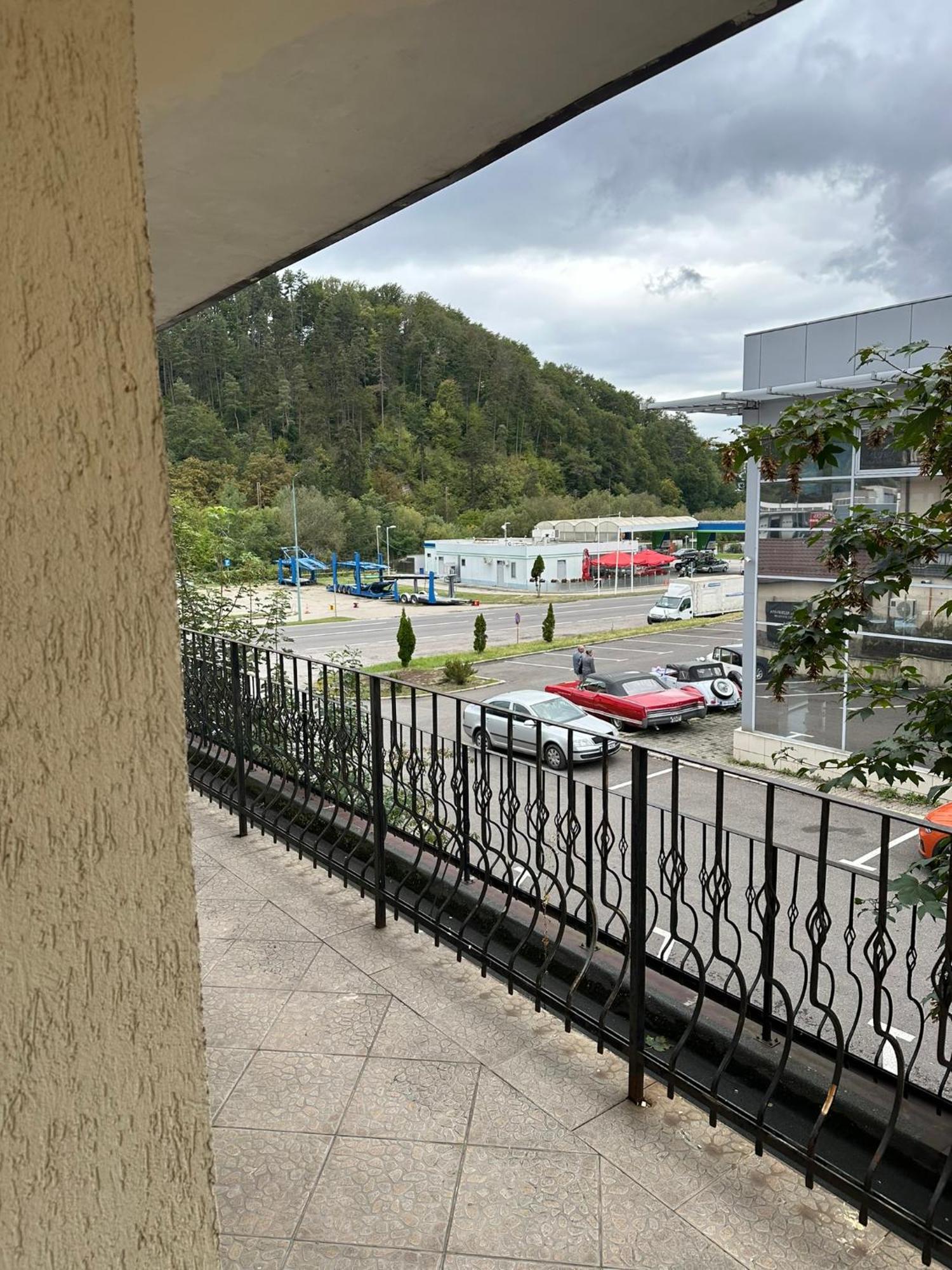 Restaurant Motel Dolorean Săcele Eksteriør bilde