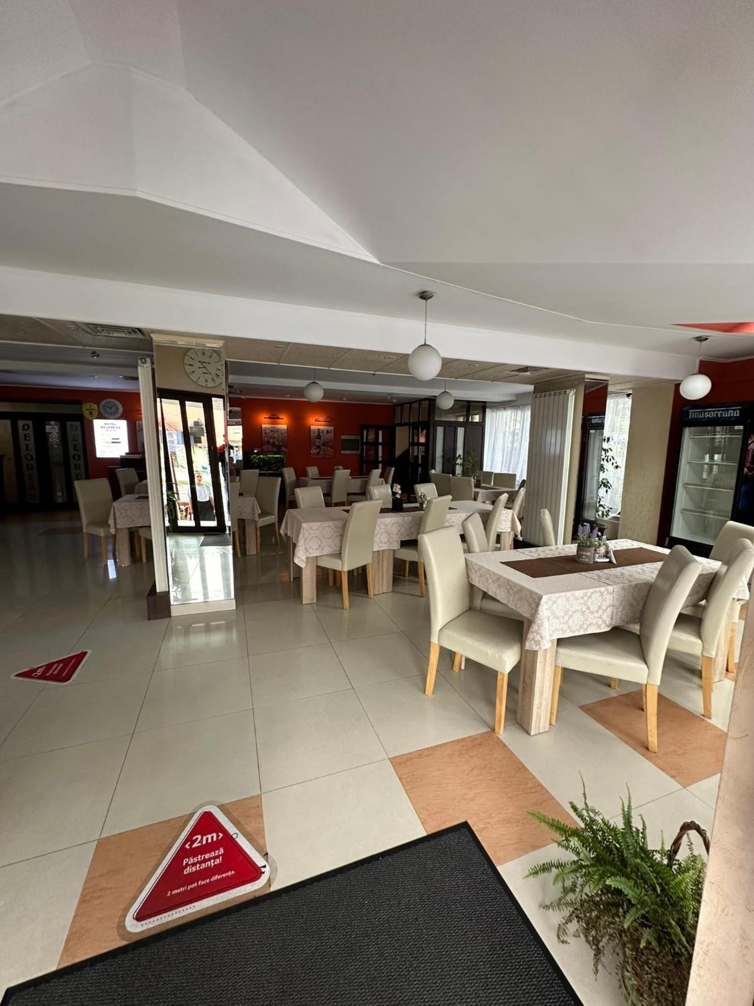 Restaurant Motel Dolorean Săcele Eksteriør bilde