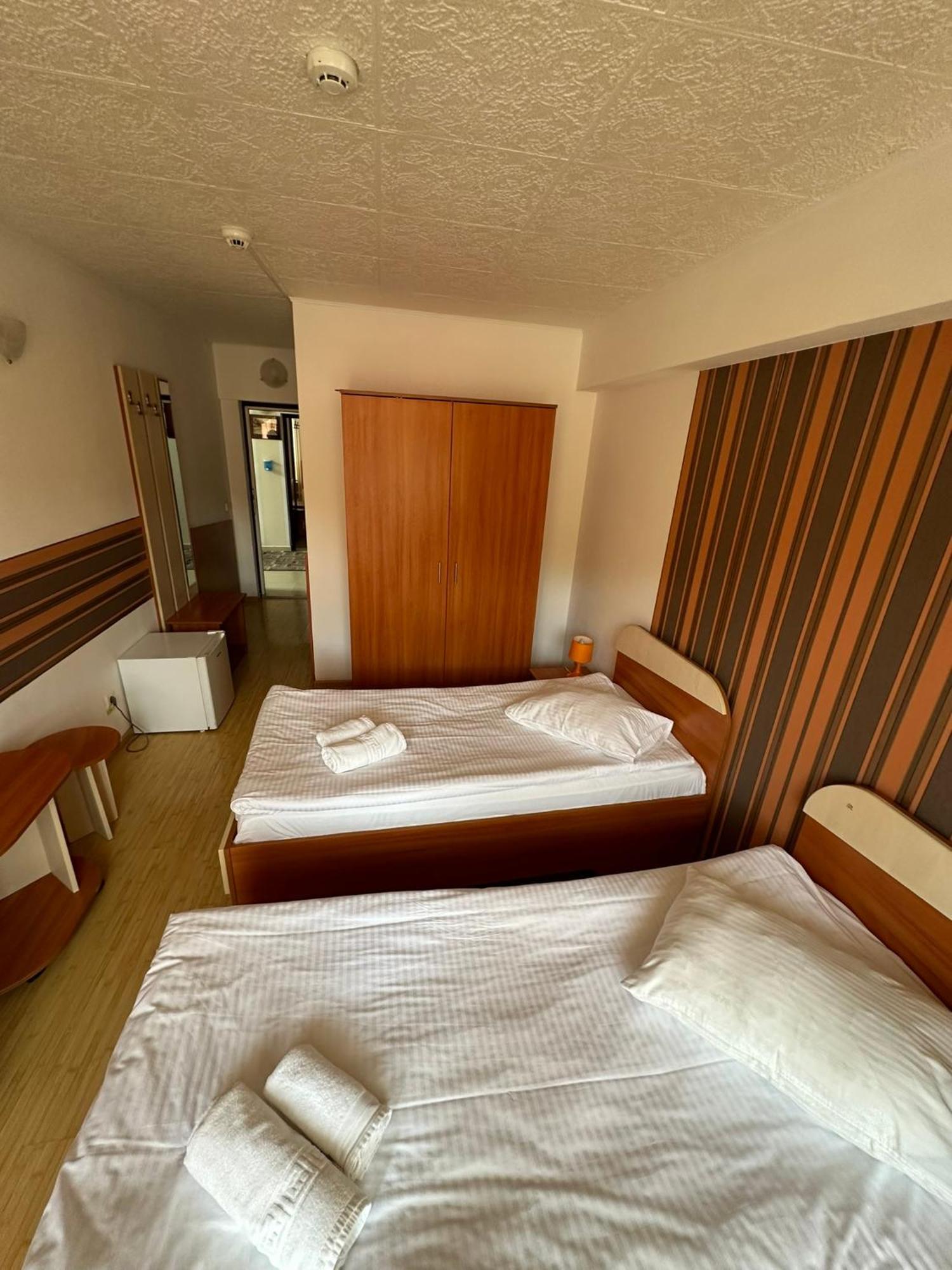 Restaurant Motel Dolorean Săcele Eksteriør bilde