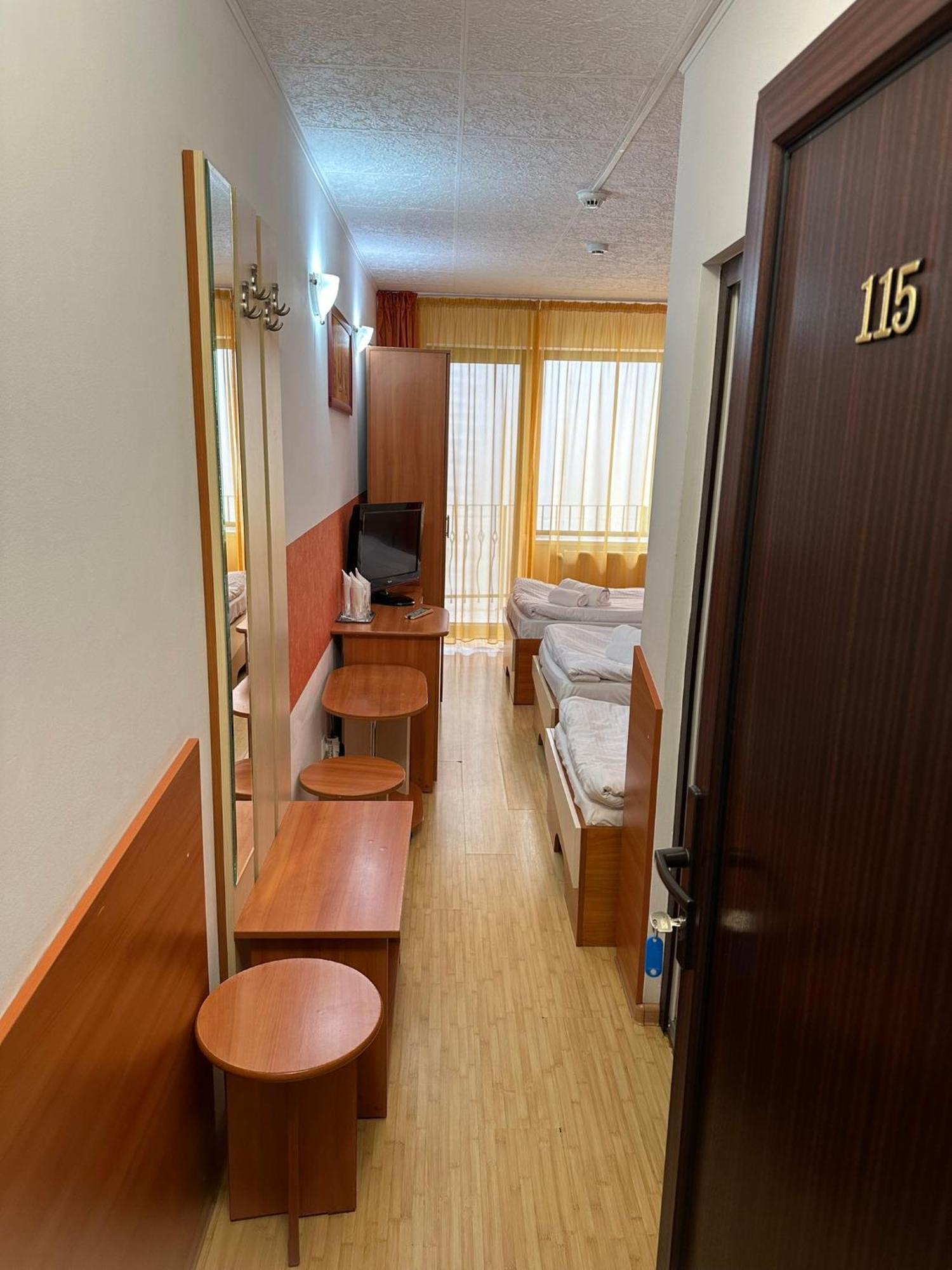 Restaurant Motel Dolorean Săcele Eksteriør bilde