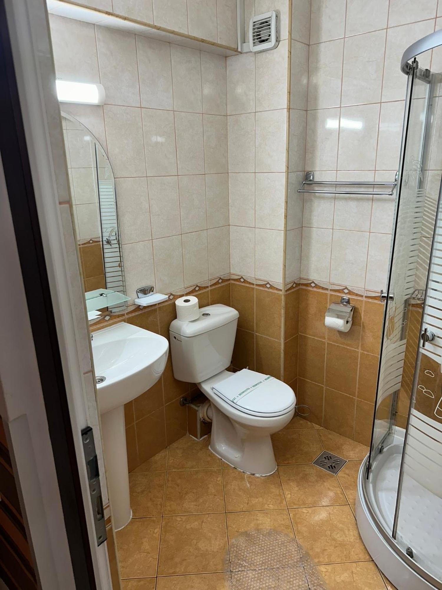 Restaurant Motel Dolorean Săcele Eksteriør bilde