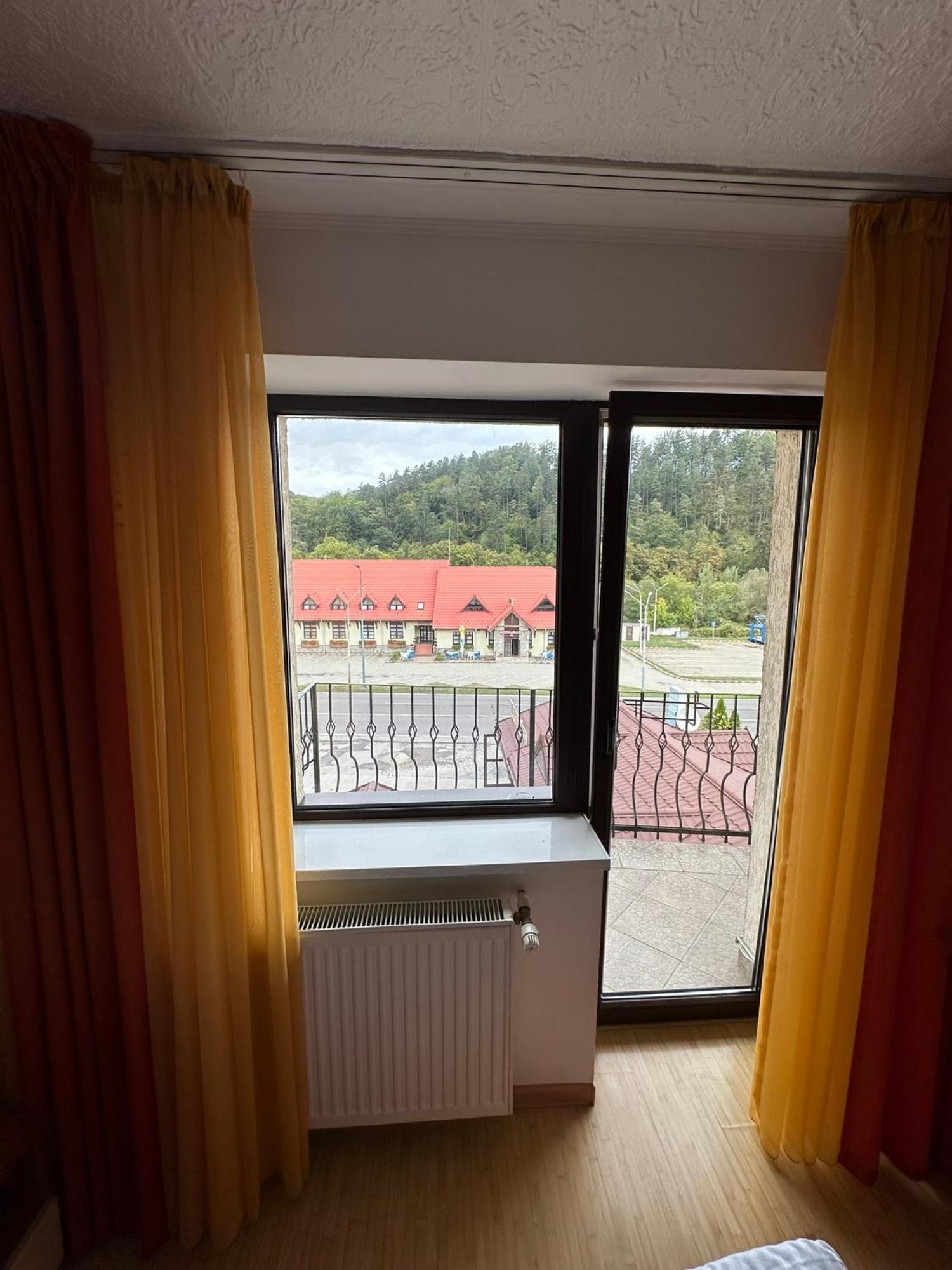 Restaurant Motel Dolorean Săcele Eksteriør bilde